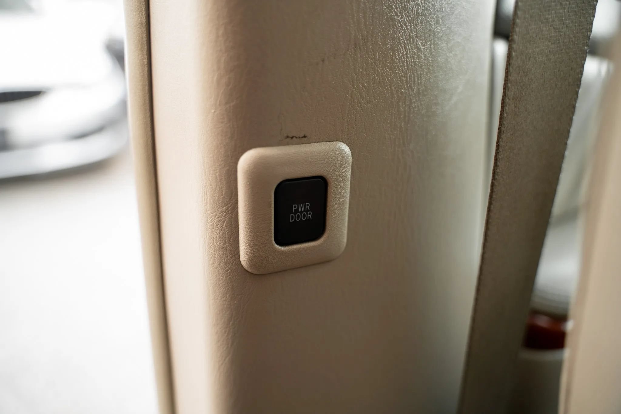 Used 2004 Toyota Sienna XLE FWD image 10