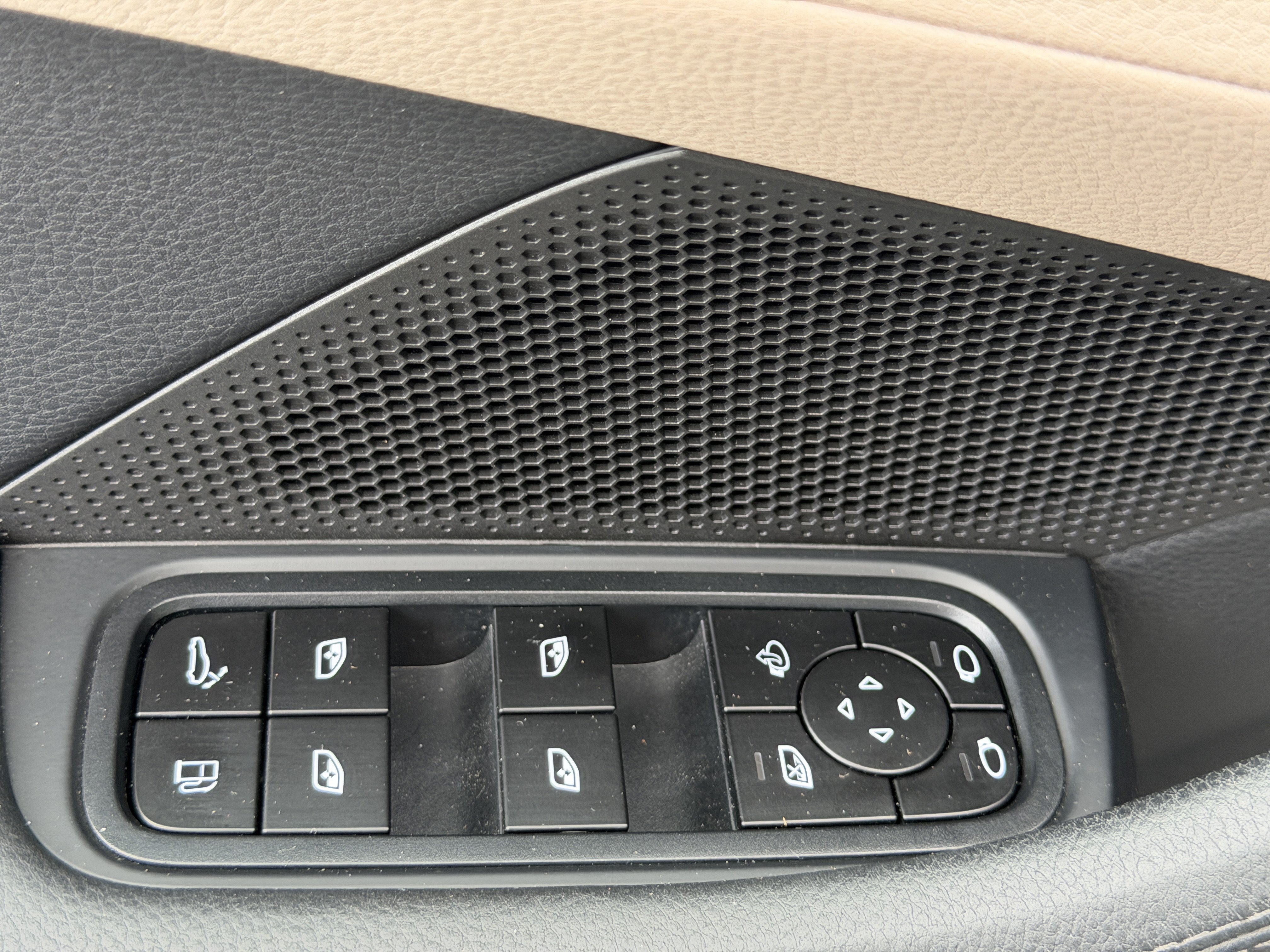 Certified 2025 Porsche Panamera 4 E-Hybrid AWD/4WD image 21
