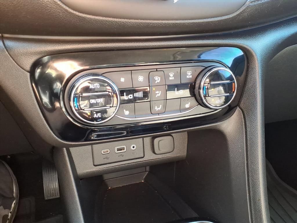 Used 2020 Buick Encore GX Select FWD image 16