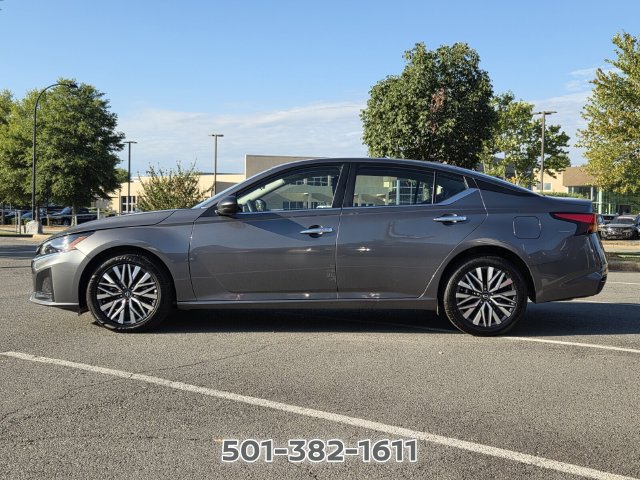 Used 2025 Nissan Altima 2.5 SV AWD/4WD image 2