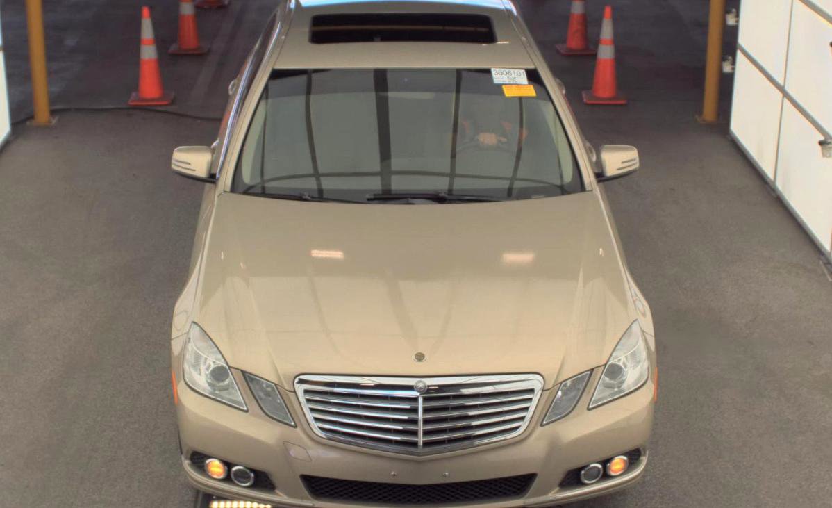 Used 2010 Mercedes-Benz E 350 4MATIC Sedan image 2