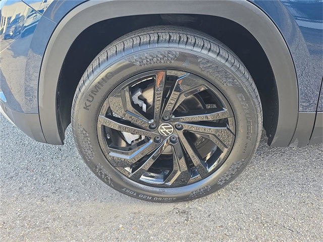 Used 2022 Volkswagen Atlas SE w/ Black Wheel Package image 6