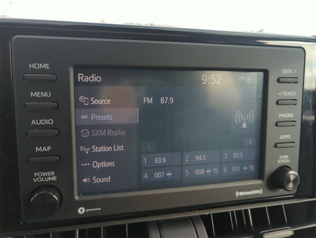 Used 2020 Toyota RAV4 XLE image 23