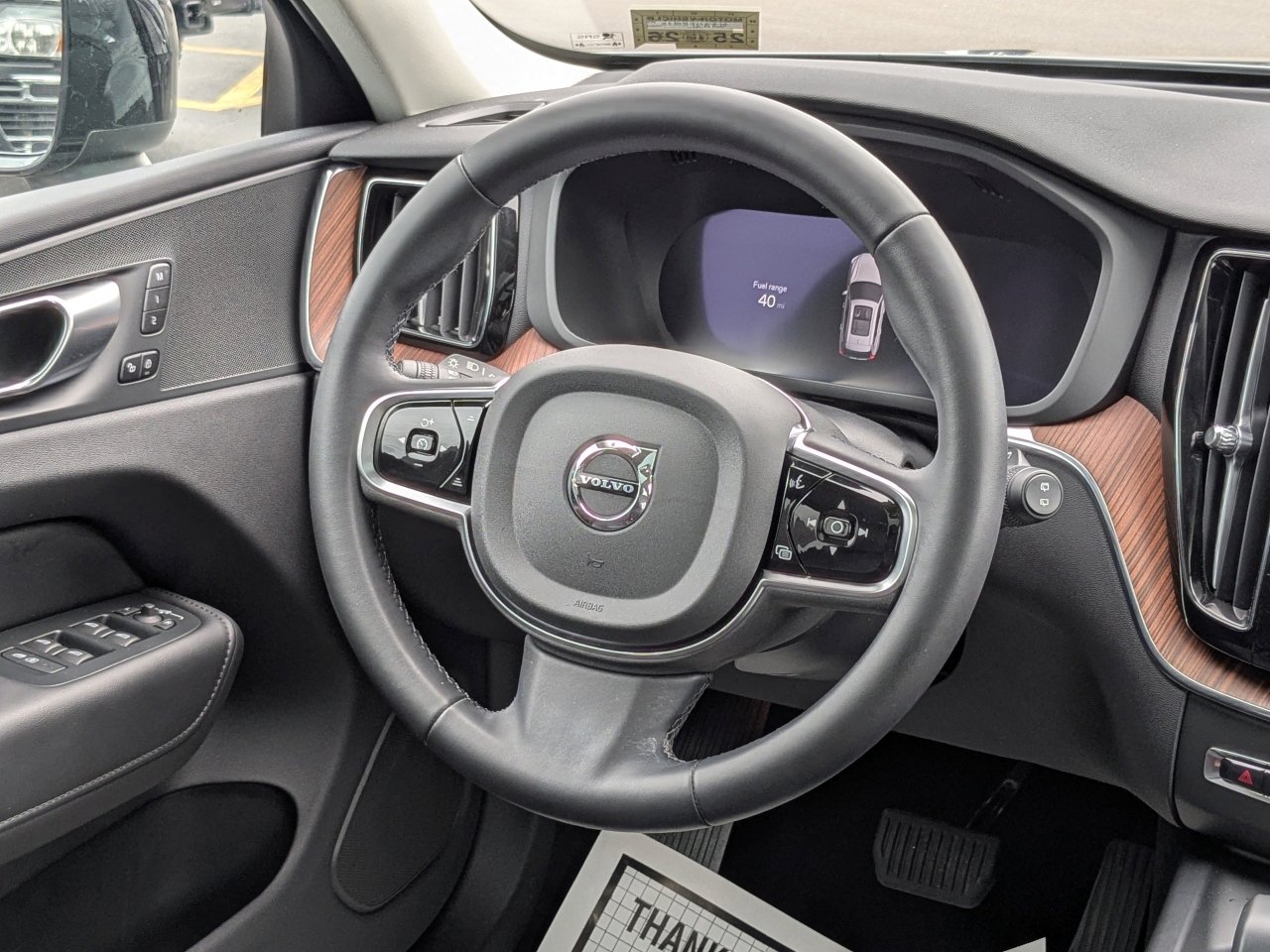 Used 2024 Volvo XC60 B5 Plus image 19