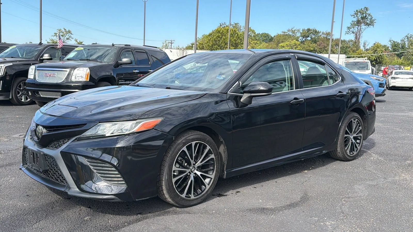Used 2018 Toyota Camry SE FWD image 4