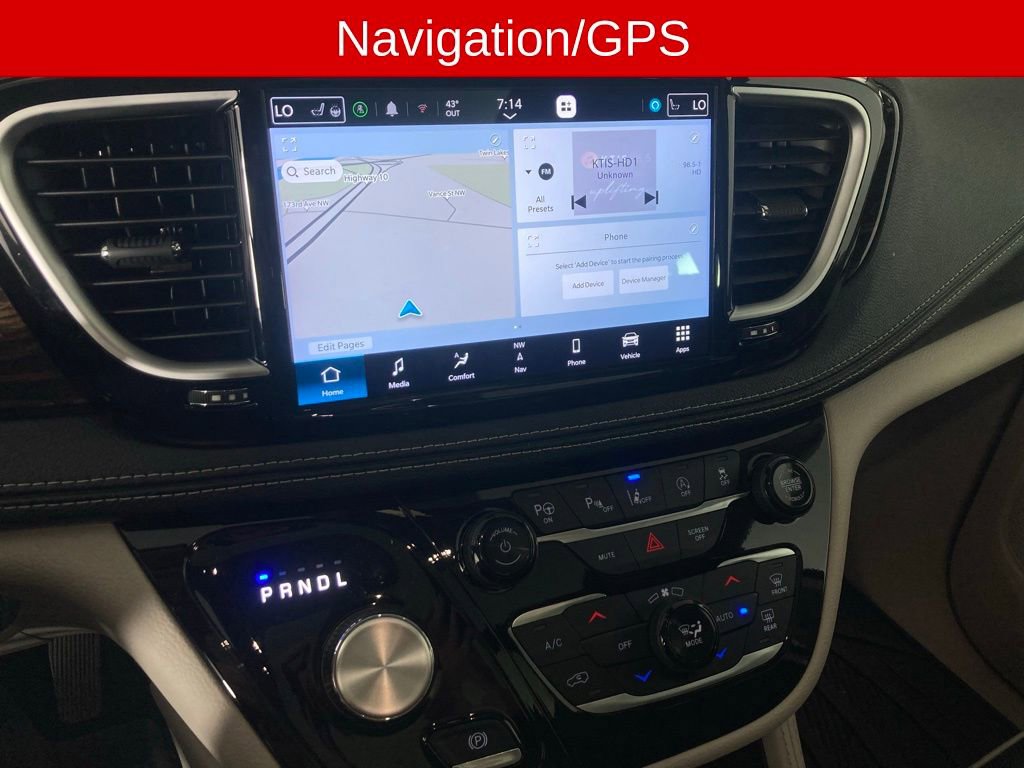 Used 2024 Chrysler Pacifica Limited video 3