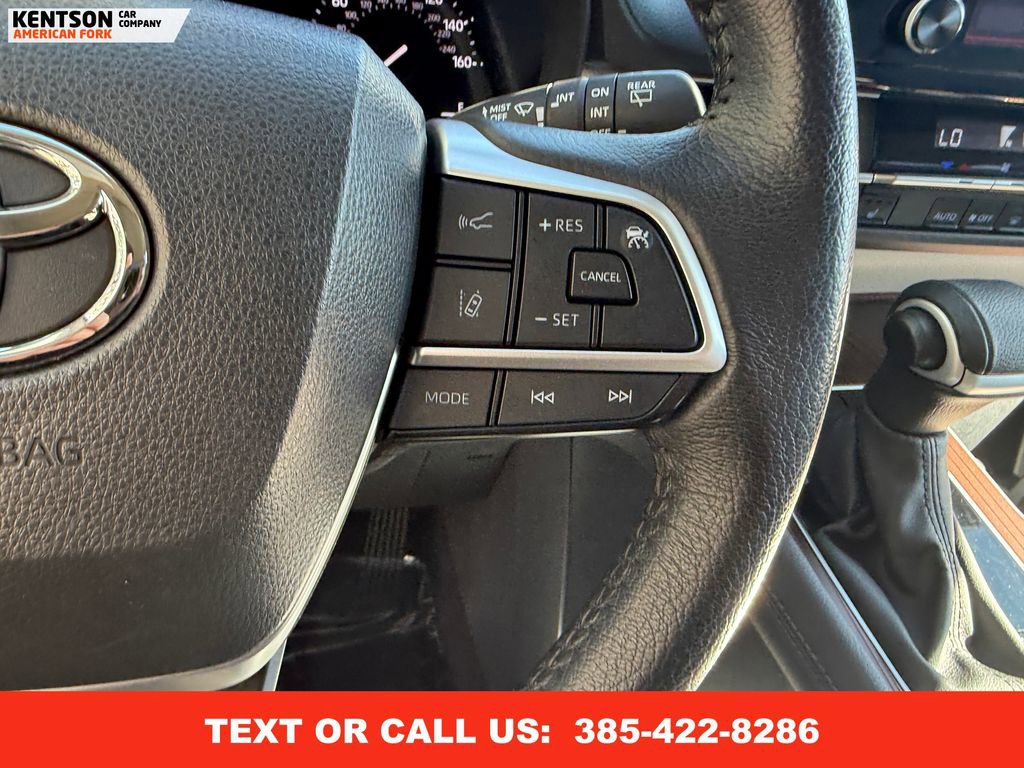 Used 2024 Toyota Sienna XLE image 19