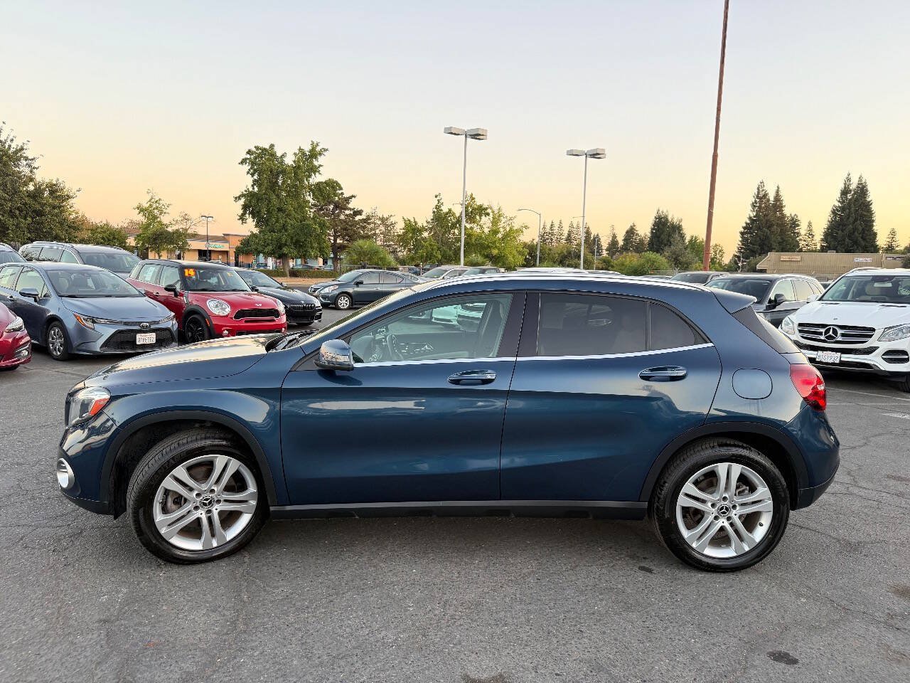 Used 2019 Mercedes-Benz GLA 250 4MATIC image 5