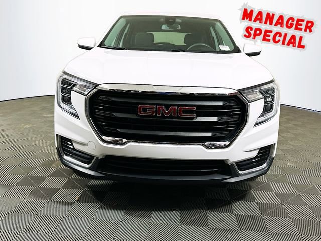 Used 2024 GMC Terrain SLE image 3