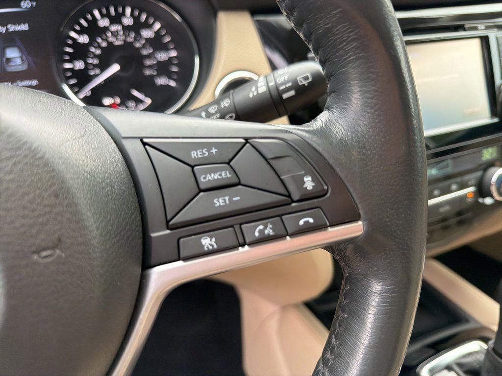 Used 2017 Nissan Rogue SL AWD/4WD image 15