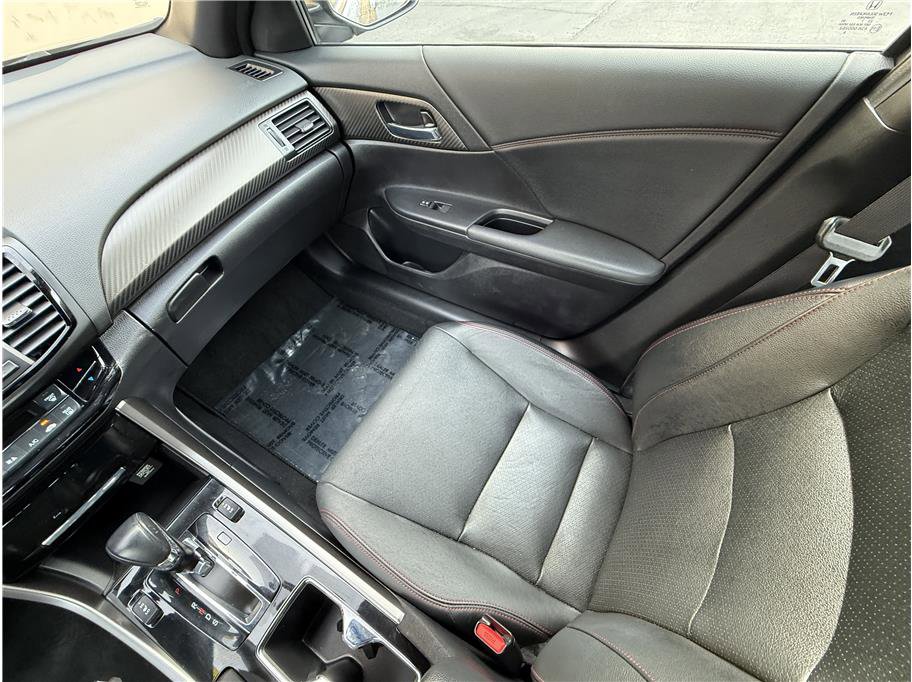 Used 2017 Honda Accord Sport Special Edition image 11