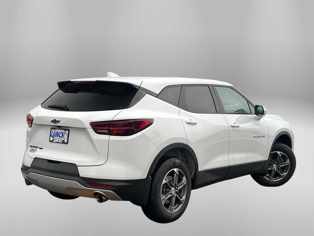 Used 2024 Chevrolet Blazer LT w/ Driver Confidence Package image 4