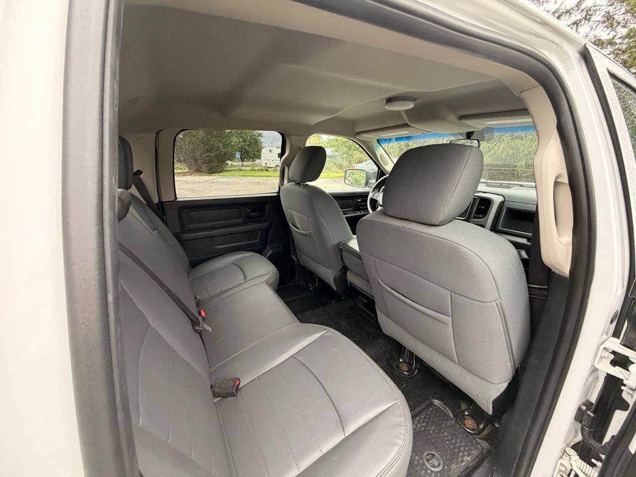 Used 2014 RAM 1500 4x4 Crew Cab image 16