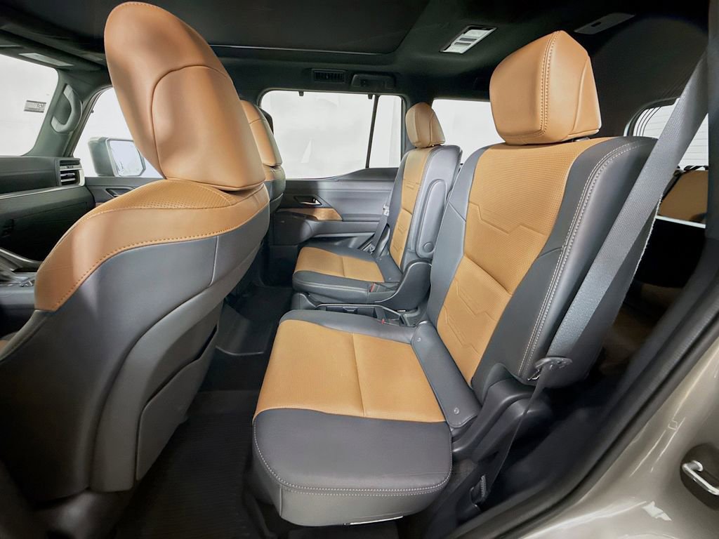 Used 2025 Lexus GX 550 image 25