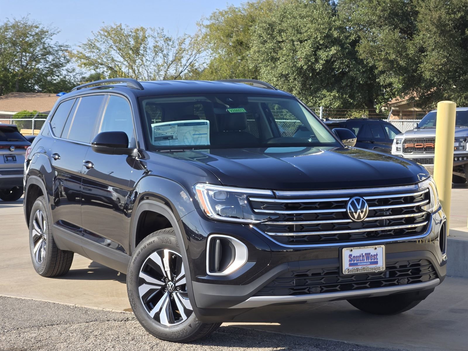 New 2026 Volkswagen Atlas SE image 2