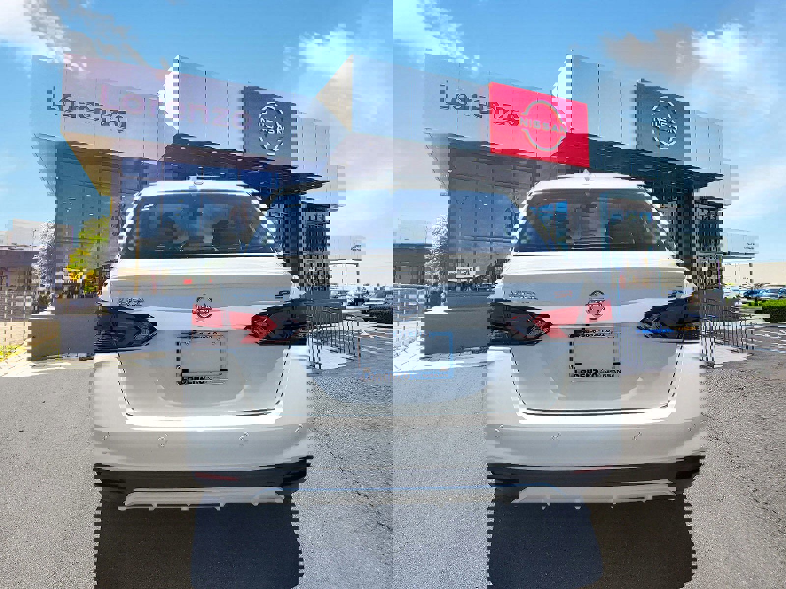 New 2025 Nissan Versa SR w/ Trunk Package image 5