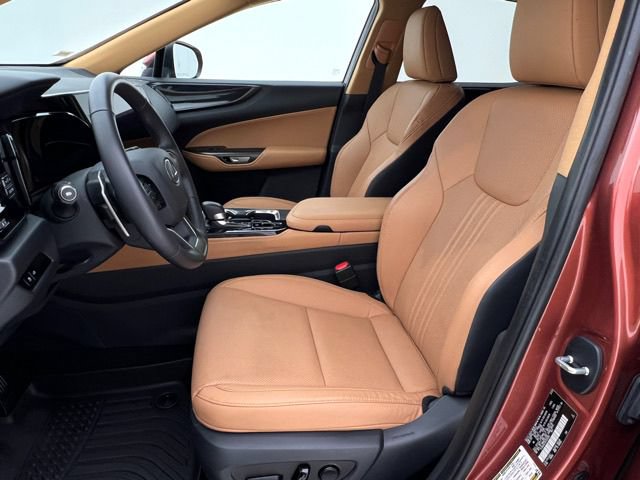 Used 2025 Lexus NX 250 FWD w/ Towing Package (2000 Lbs) image 13
