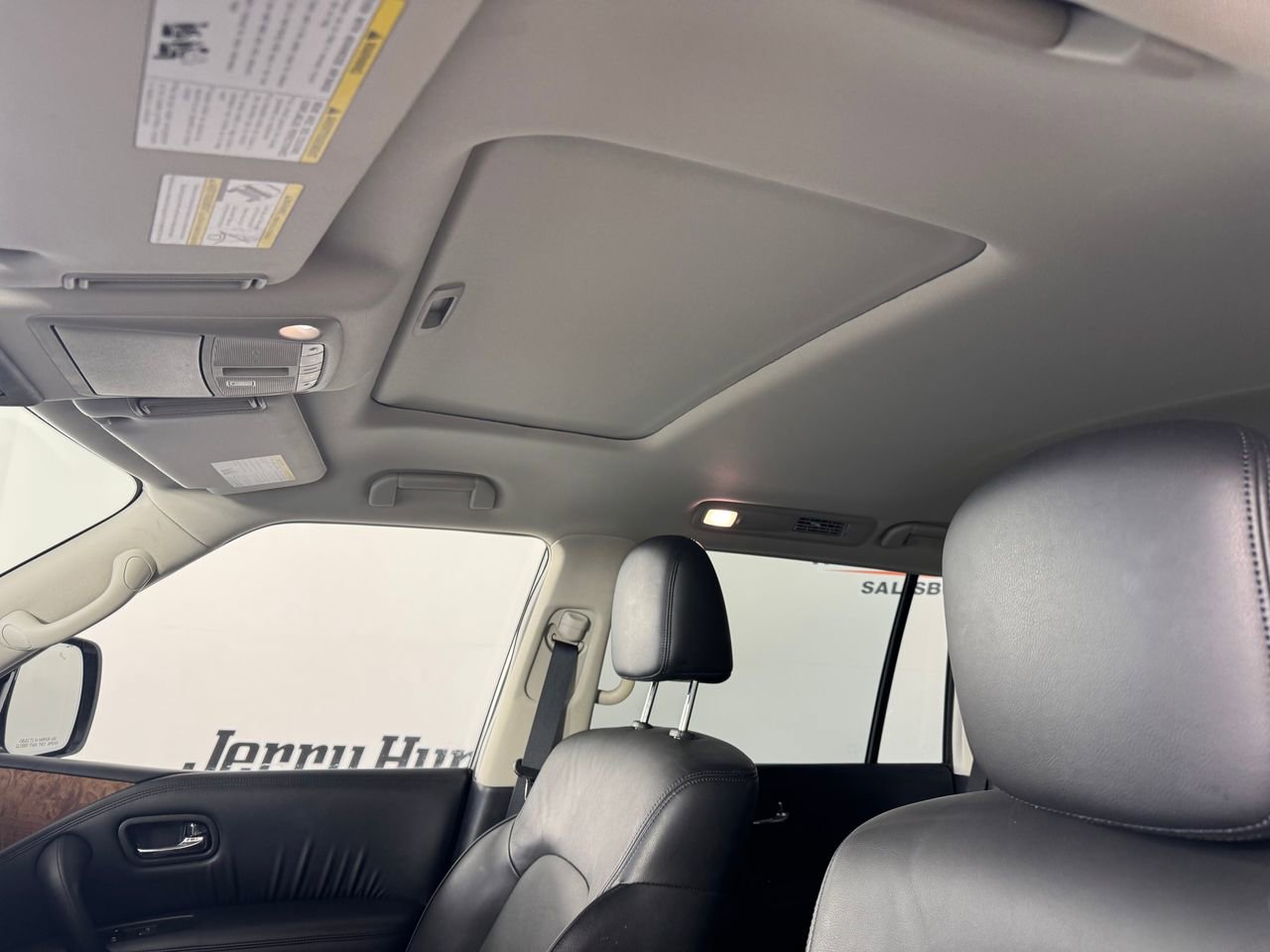 Used 2024 Nissan Armada SL w/ Captain's Chairs Package image 4