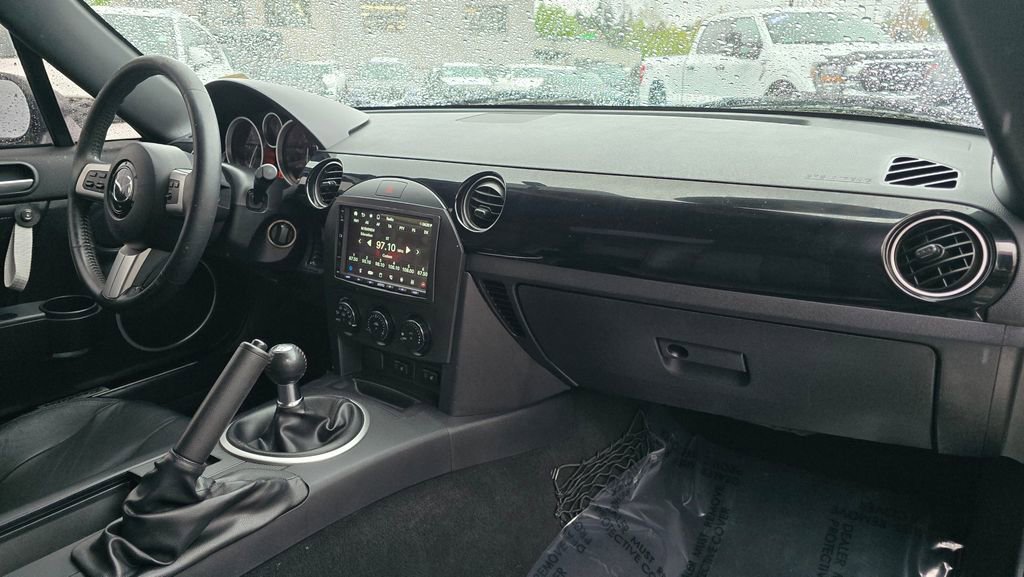 Used 2007 MAZDA MX-5 Miata Grand Touring w/ Premium Pkg image 13