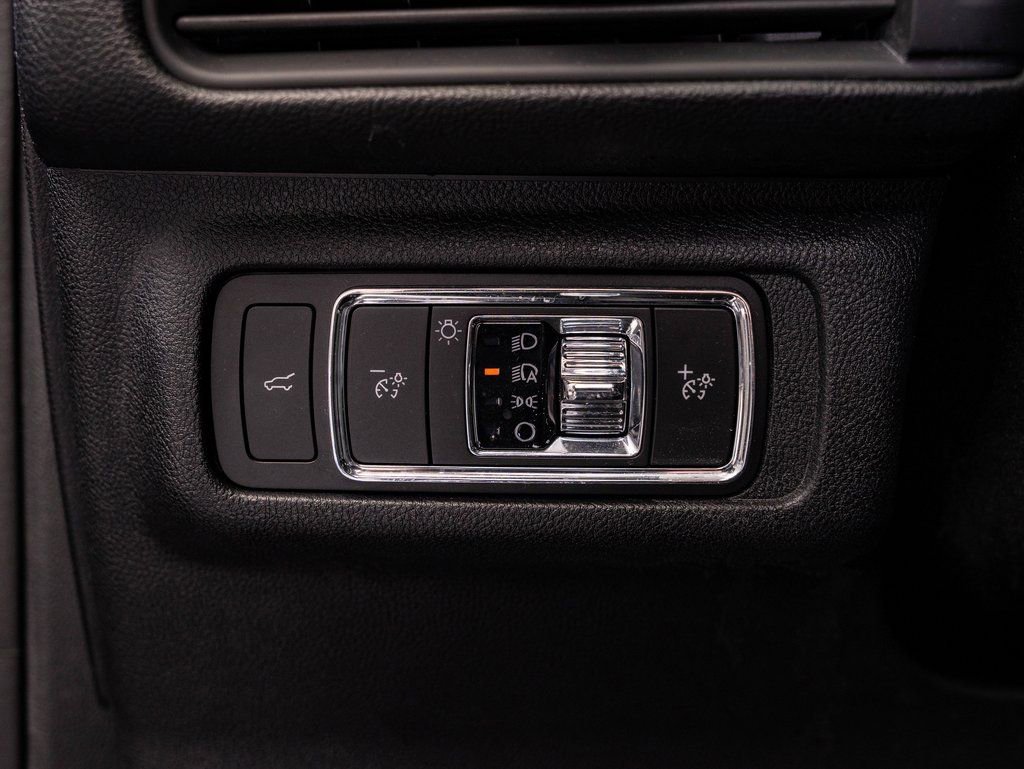 Used 2022 Lincoln Corsair Reserve w/ Equipment Group 201A AWD/4WD image 40