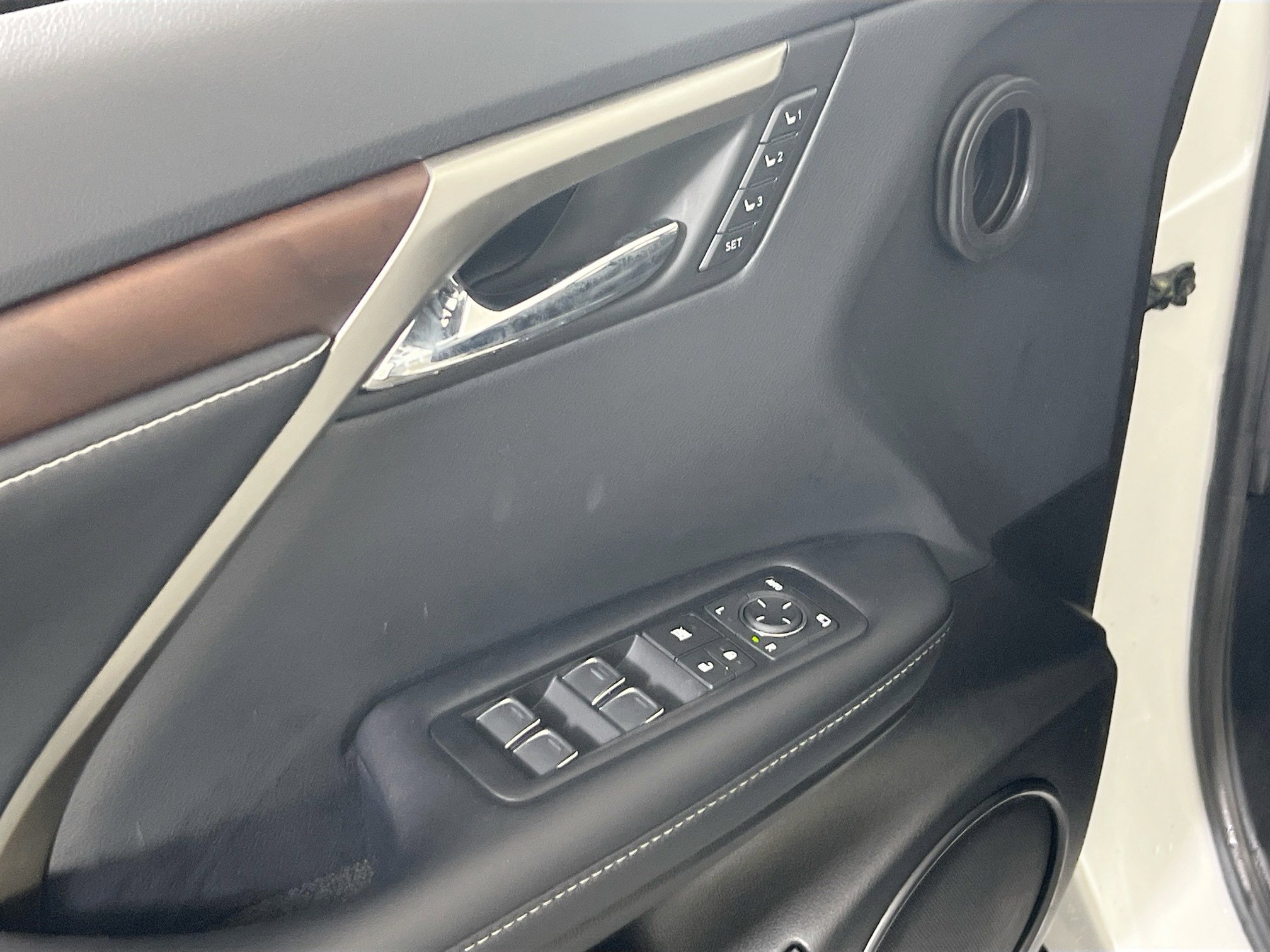 Used 2022 Lexus RX 450h AWD w/ Premium Package image 17