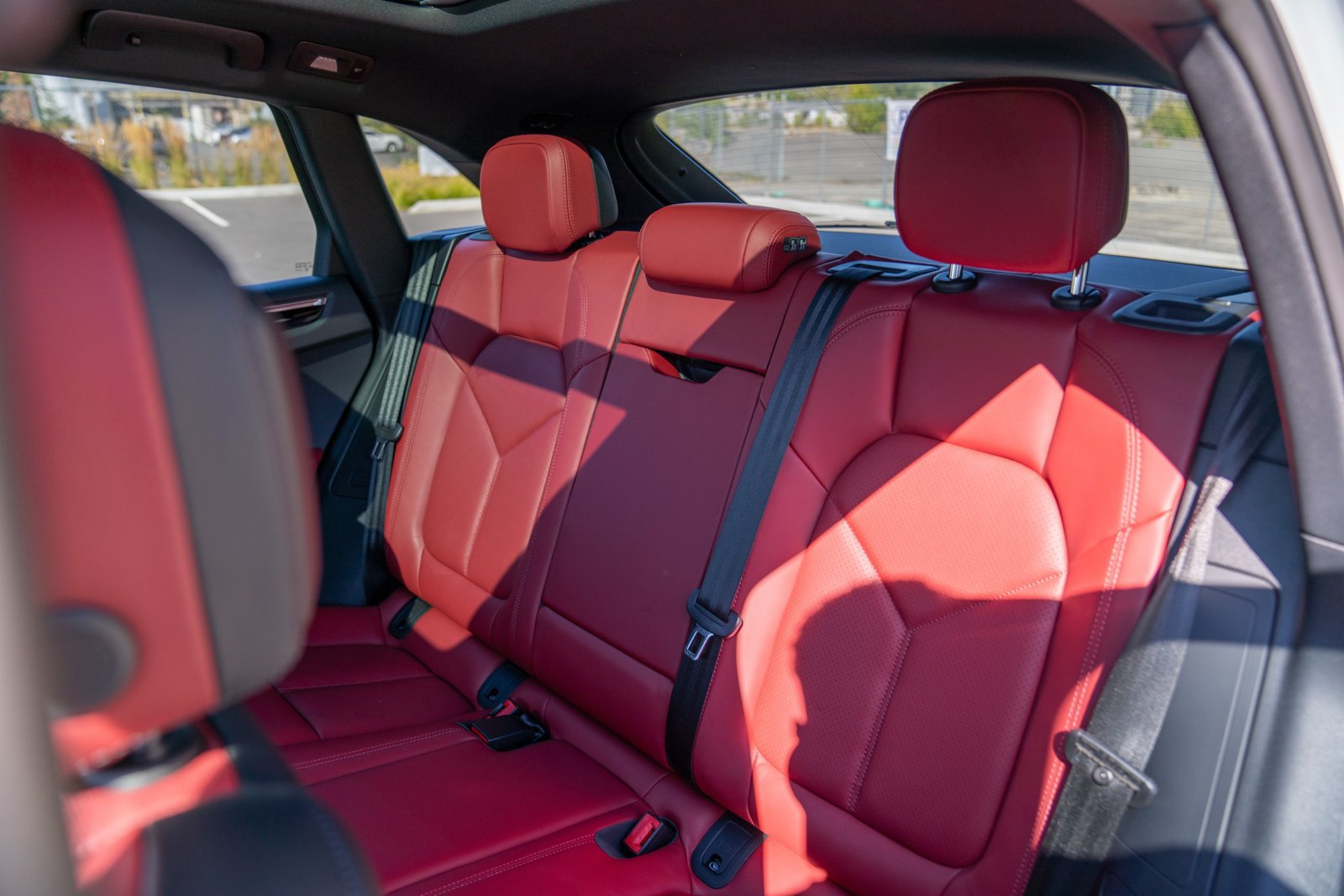 Certified 2026 Porsche Macan AWD/4WD image 23