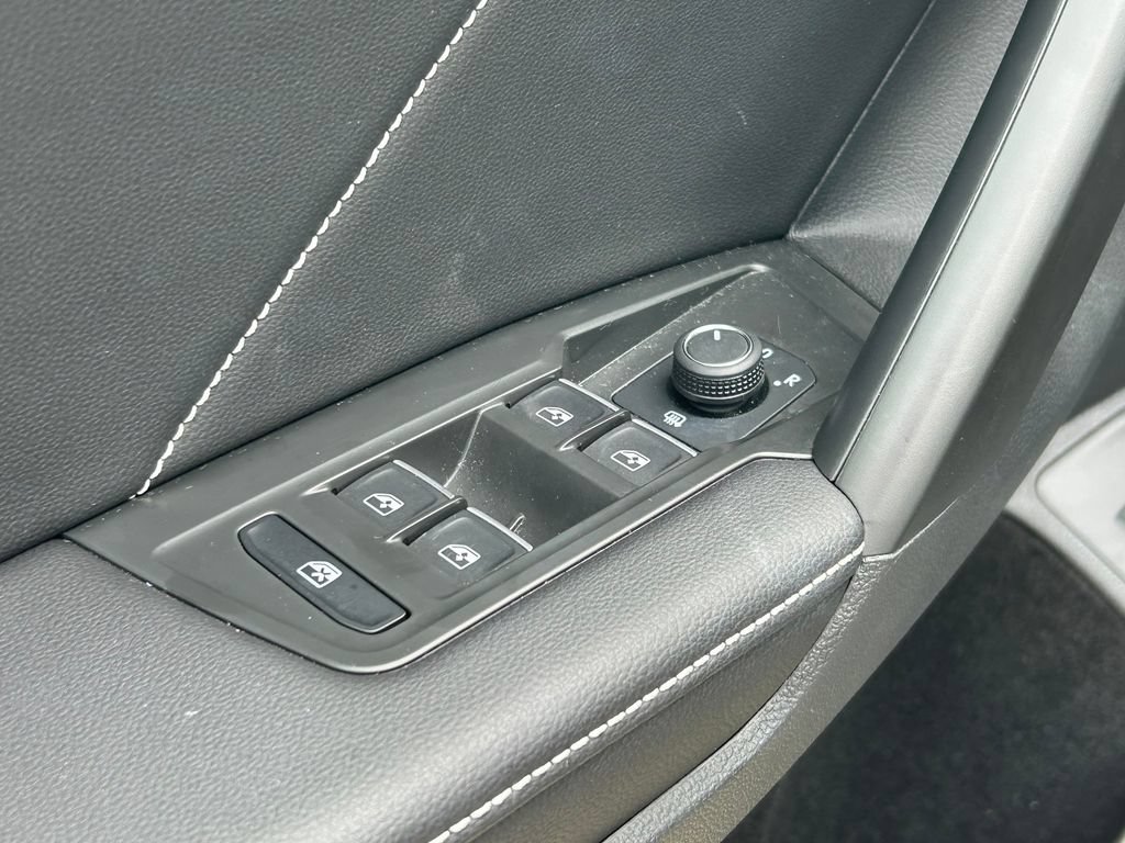 Used 2024 Volkswagen Tiguan SE R-Line FWD image 23