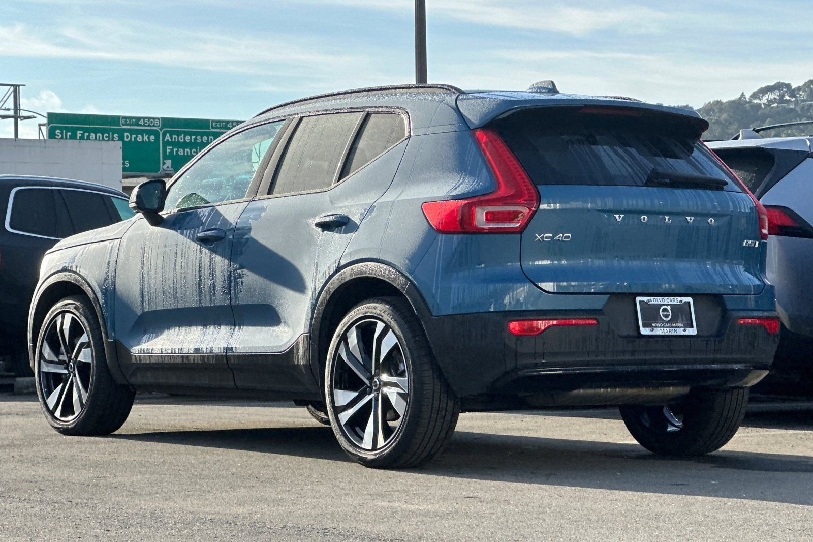 Certified 2023 Volvo XC40 B5 Plus w/ Driver Assist Package image 7