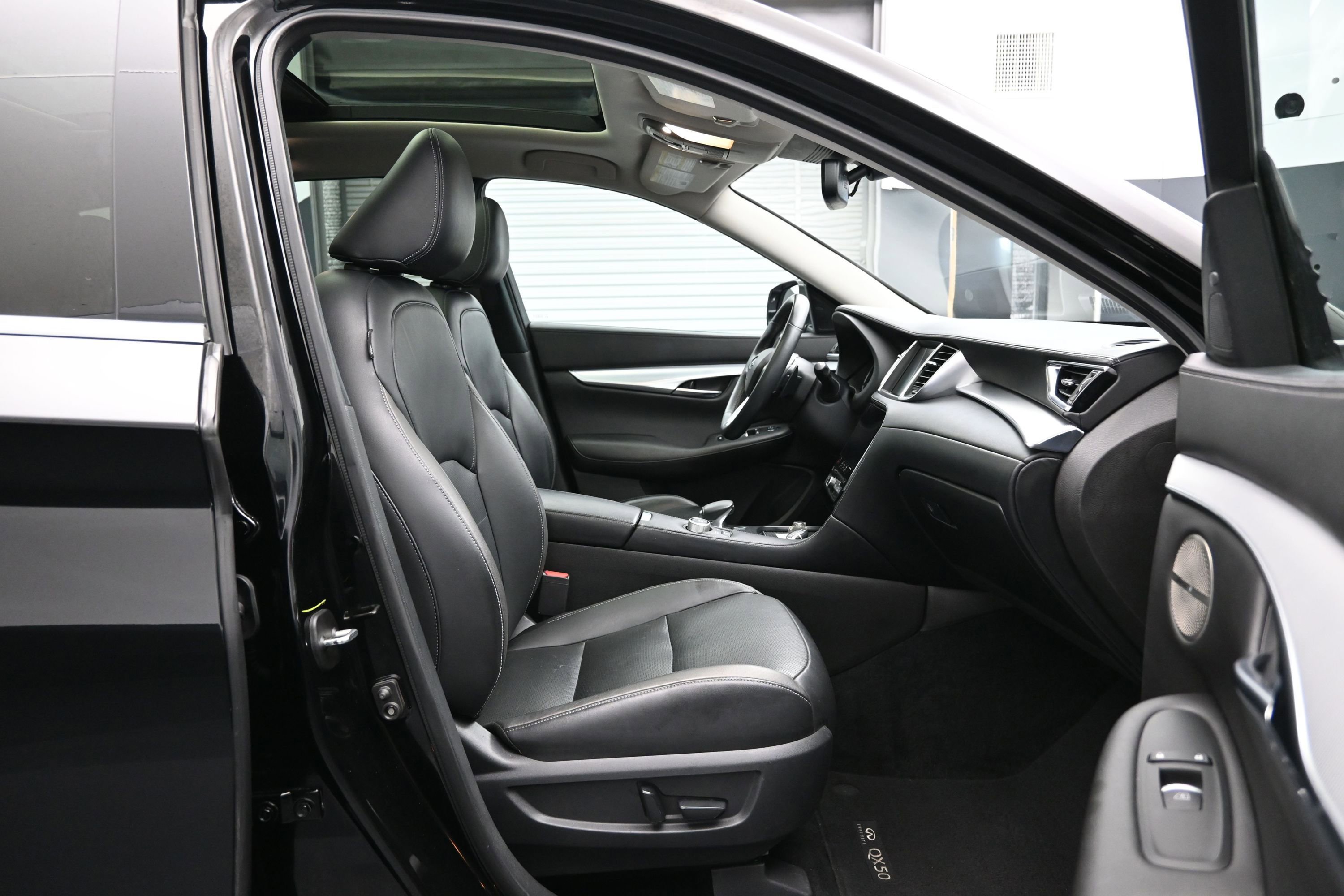 Used 2019 INFINITI QX50 Essential w/ Proactive Package FWD image 13
