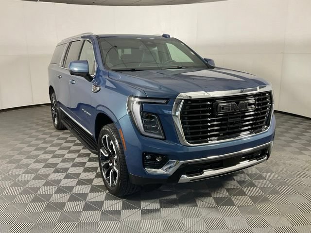 Used 2025 GMC Yukon XL Elevation w/ LPO, Elevation Black Package AWD/4WD image 3