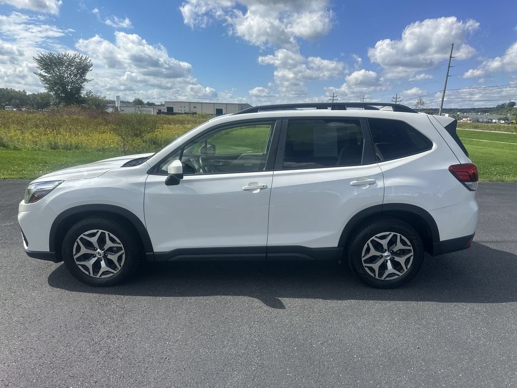 Used 2020 Subaru Forester Premium AWD/4WD image 5