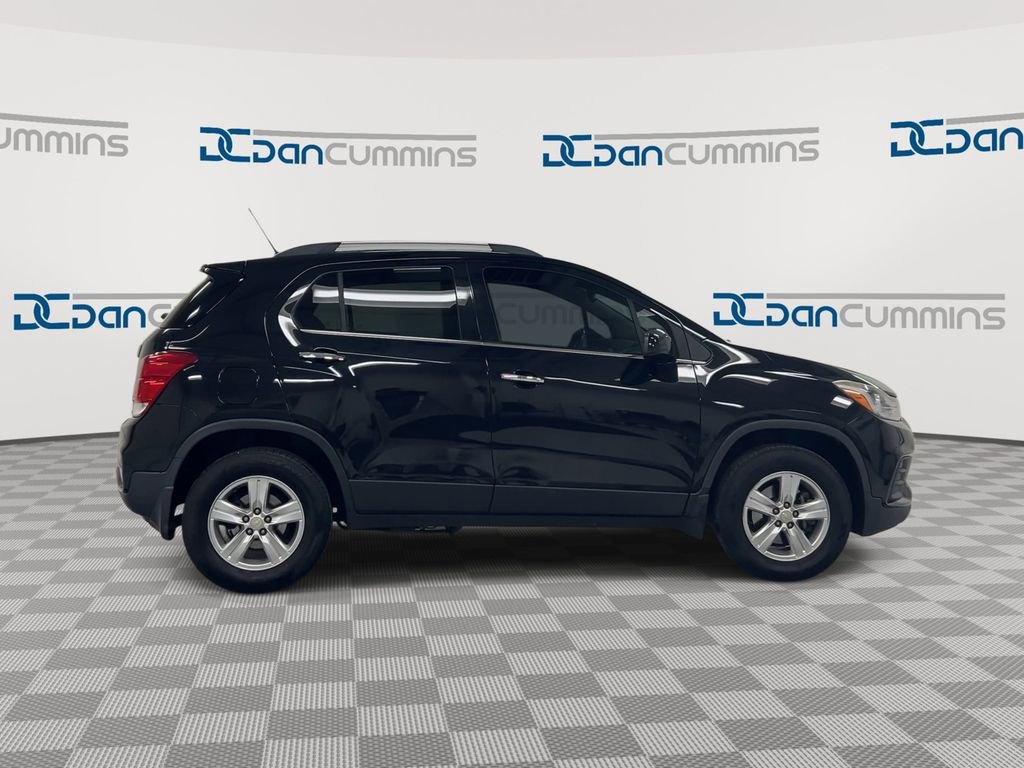 Used 2017 Chevrolet Trax LT w/ Driver Confidence Package image 9