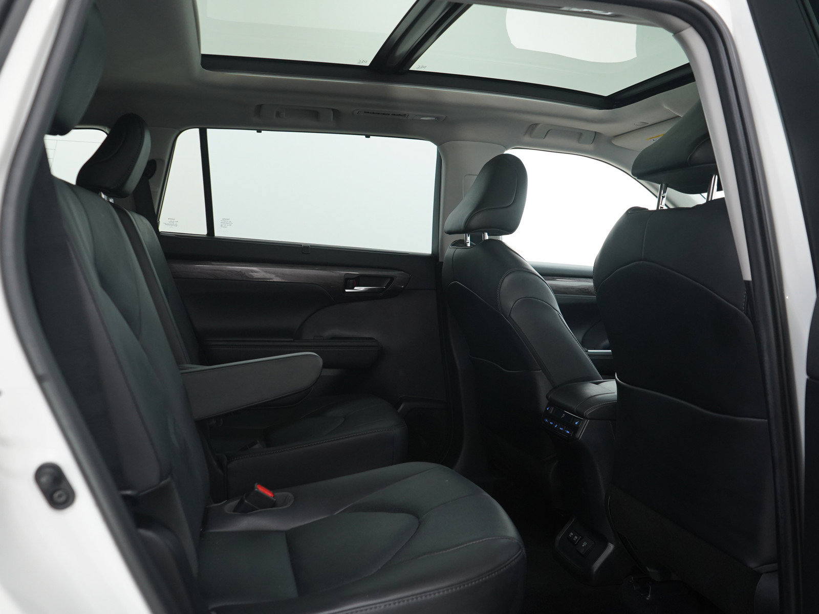 Used 2020 Toyota Highlander Platinum AWD/4WD image 14