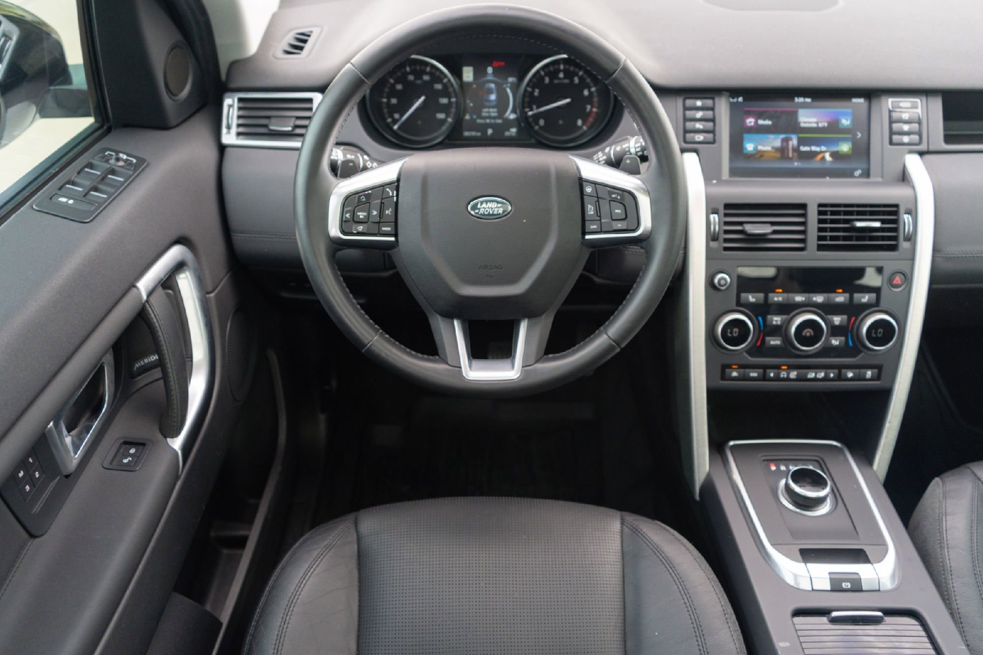 Used 2017 Land Rover Discovery Sport HSE image 22