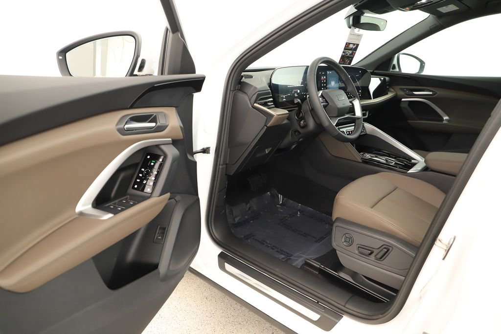 New 2025 Audi Q5 Premium image 13