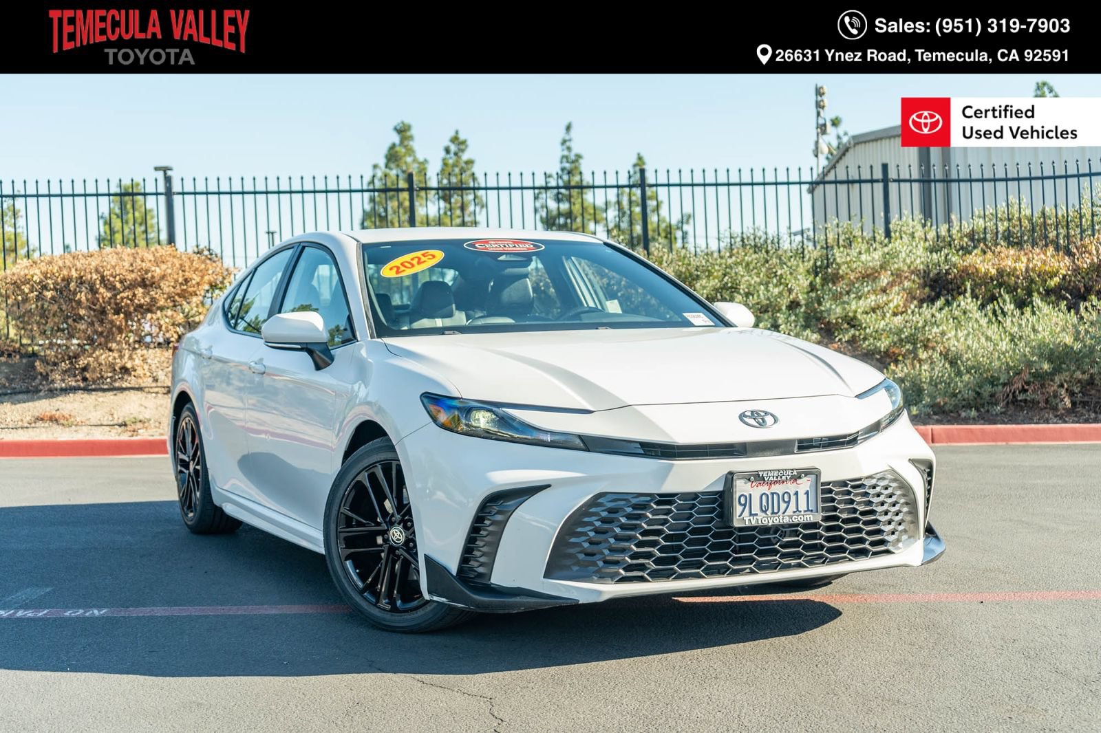 Certified 2025 Toyota Camry SE FWD image 1