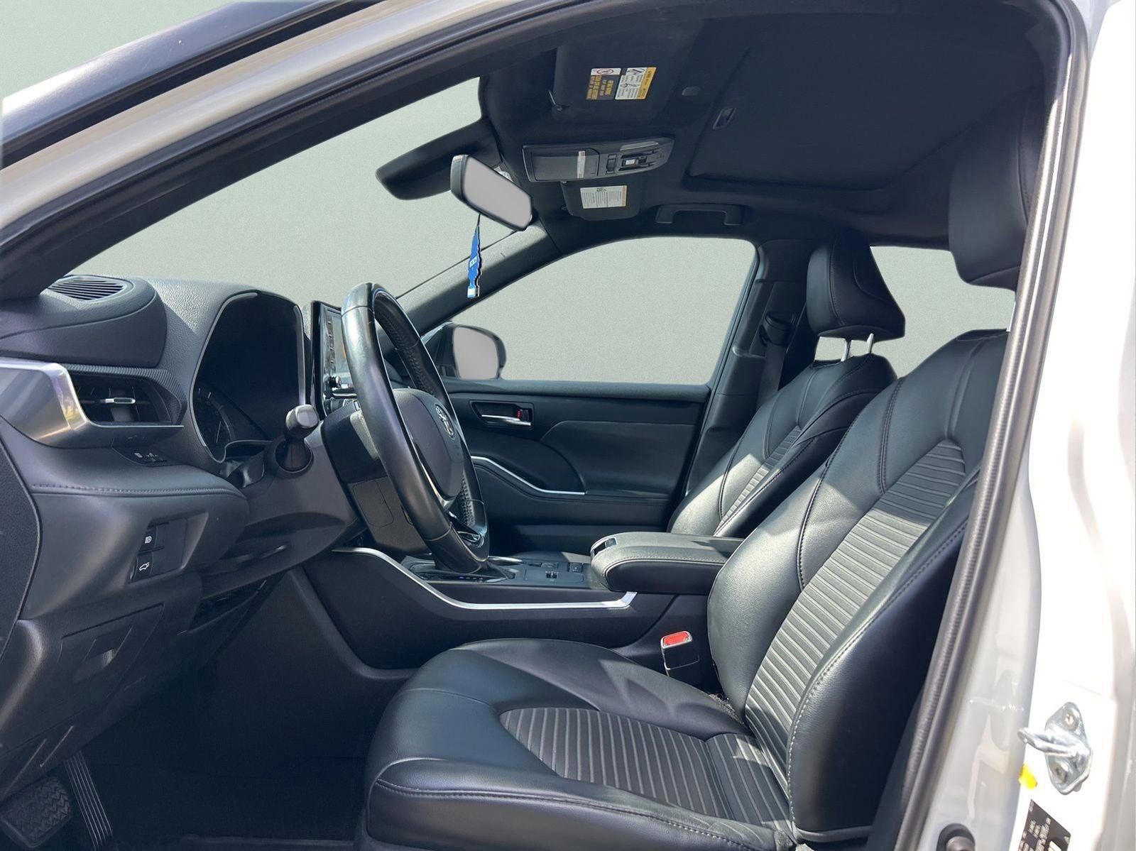 Used 2021 Toyota Highlander XSE image 9