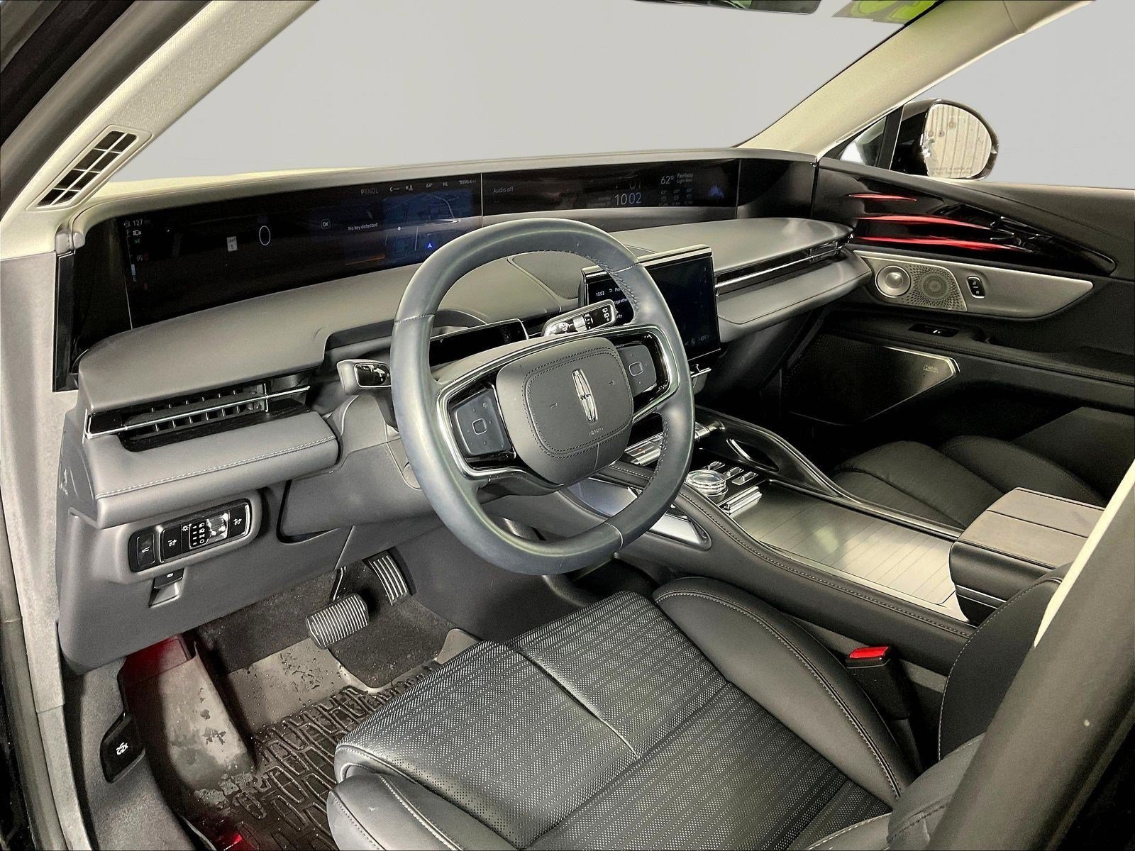 Used 2026 Lincoln Nautilus Reserve AWD/4WD image 17
