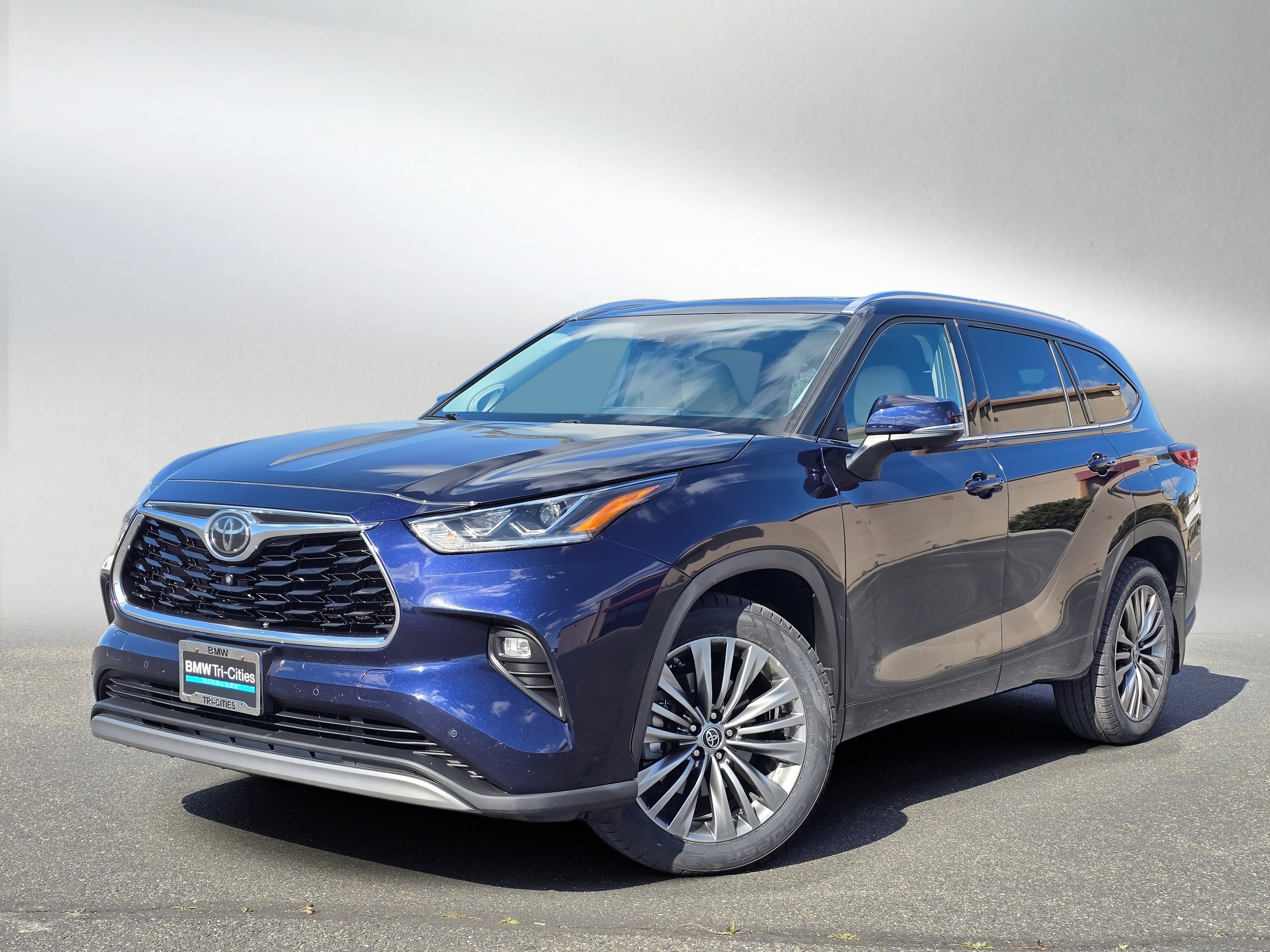 Used 2020 Toyota Highlander Platinum image 1