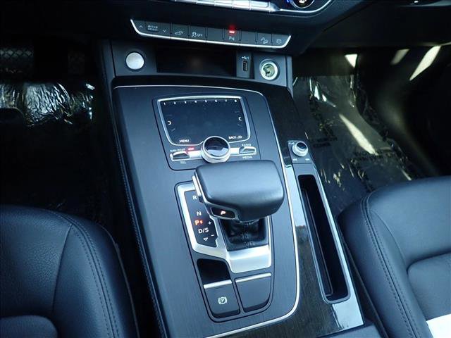 Used 2020 Audi Q5 e Premium Plus image 23