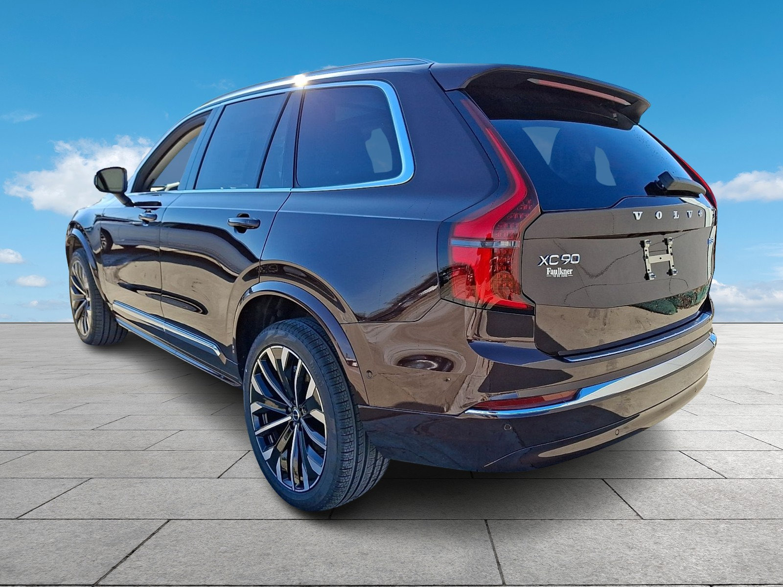 New 2026 Volvo XC90 B5 Plus w/ Protection Package Premier AWD/4WD image 3