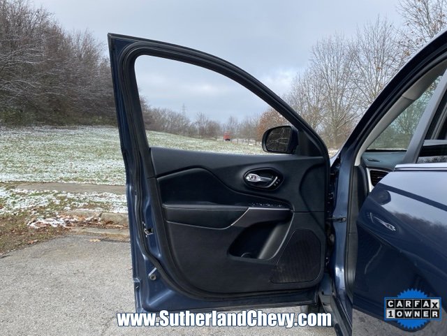 Used 2020 Jeep Cherokee Limited w/ Luxury Group image 13