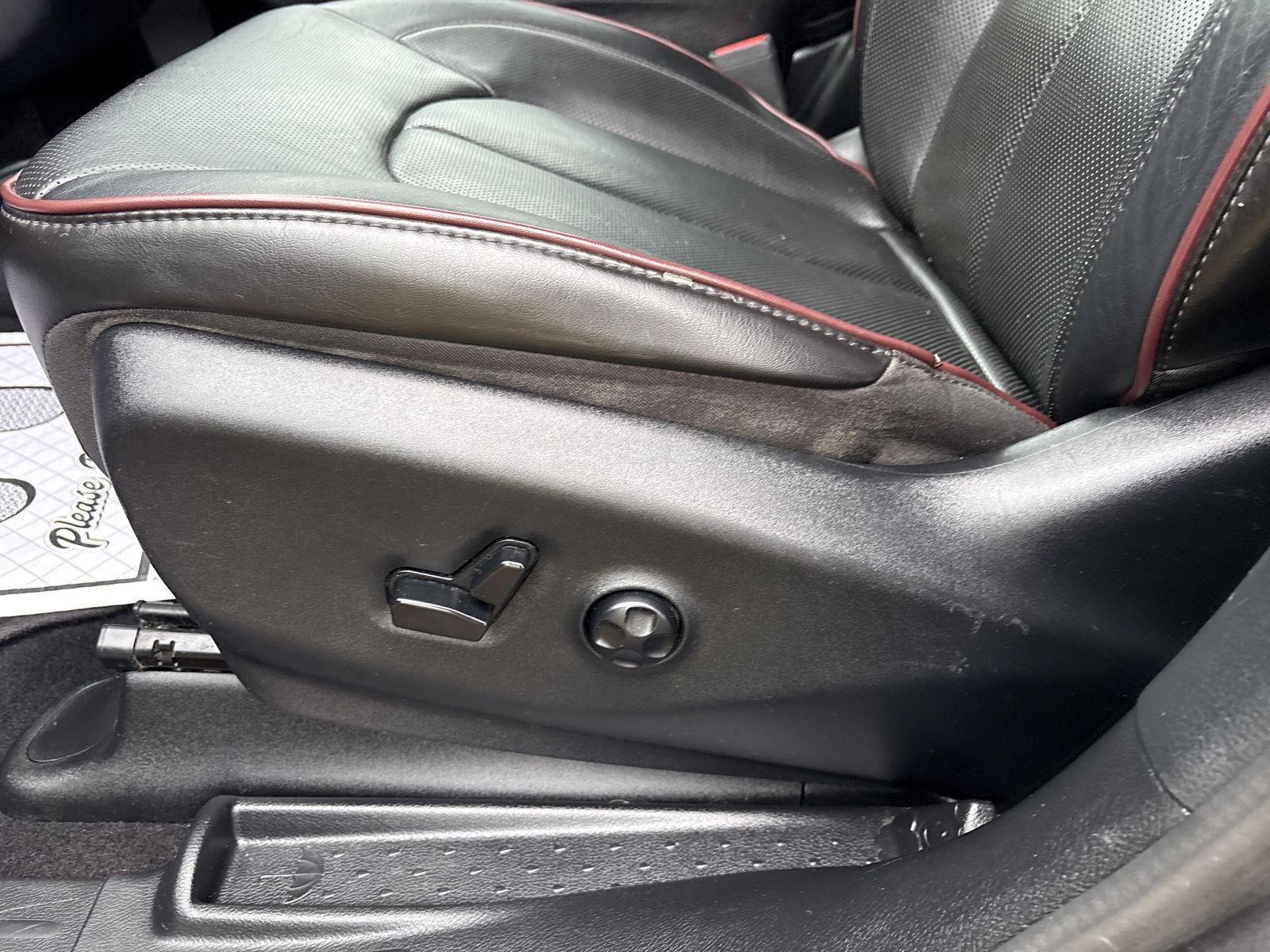 Used 2020 Chrysler Pacifica Limited FWD image 16