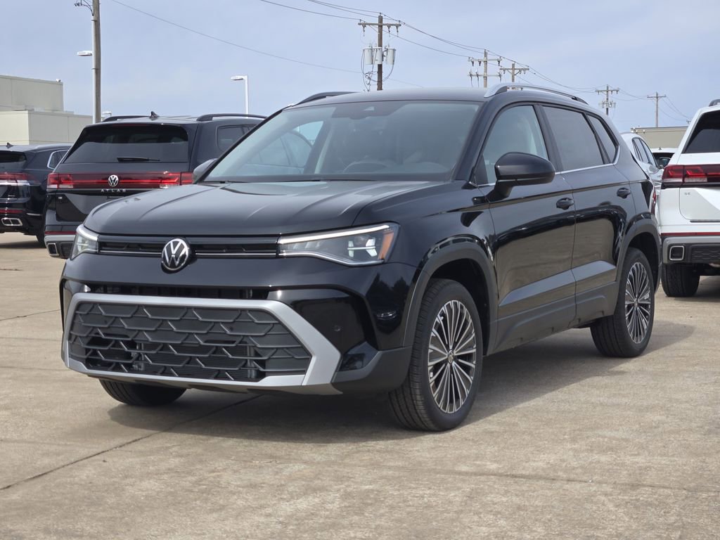 New 2026 Volkswagen Taos SE image 2