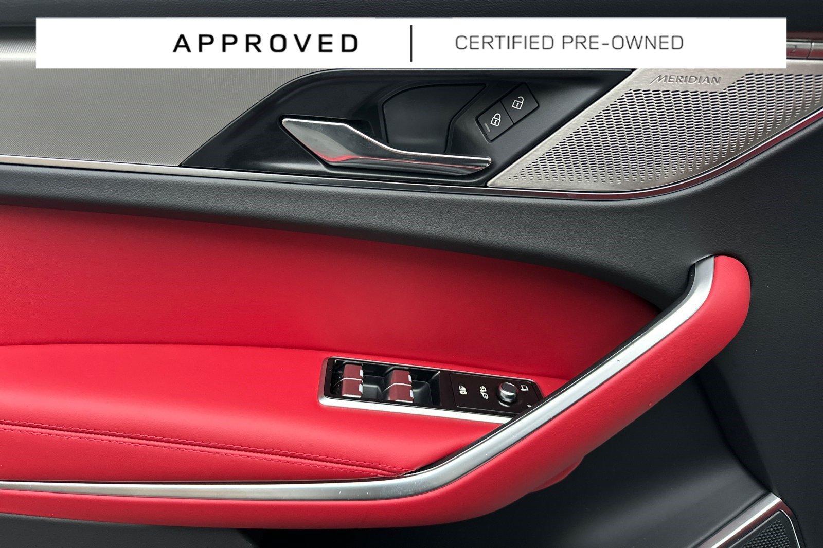 Used 2025 Jaguar F-PACE R-Dynamic S AWD/4WD image 14