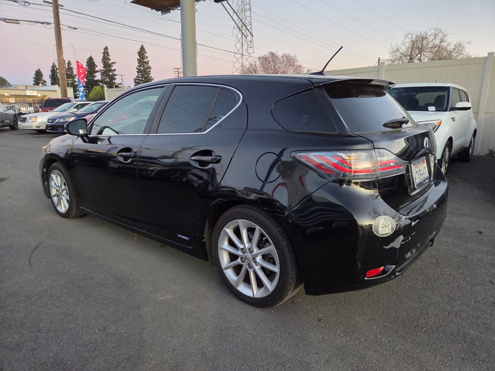 Used 2012 Lexus CT 200h Premium w/ Premium Audio Pkg image 2