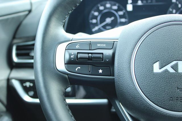 Used 2025 Kia Sportage SX image 28
