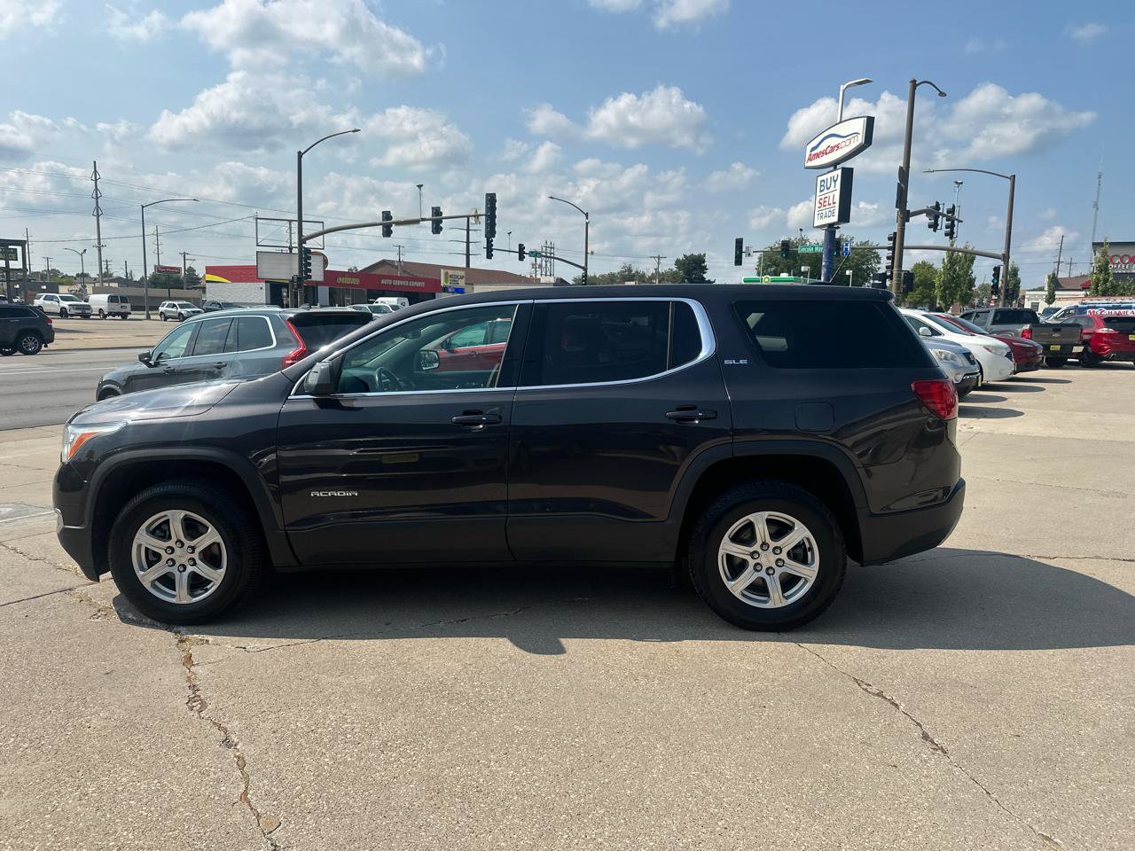 Used 2017 GMC Acadia SLE FWD image 6