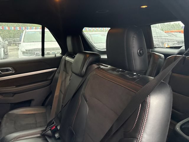 Used 2018 Ford Explorer XLT w/ Equipment Group 202A AWD/4WD image 21
