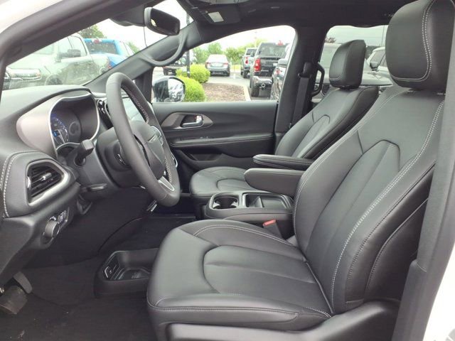 New 2027 Chrysler Pacifica Select FWD image 14